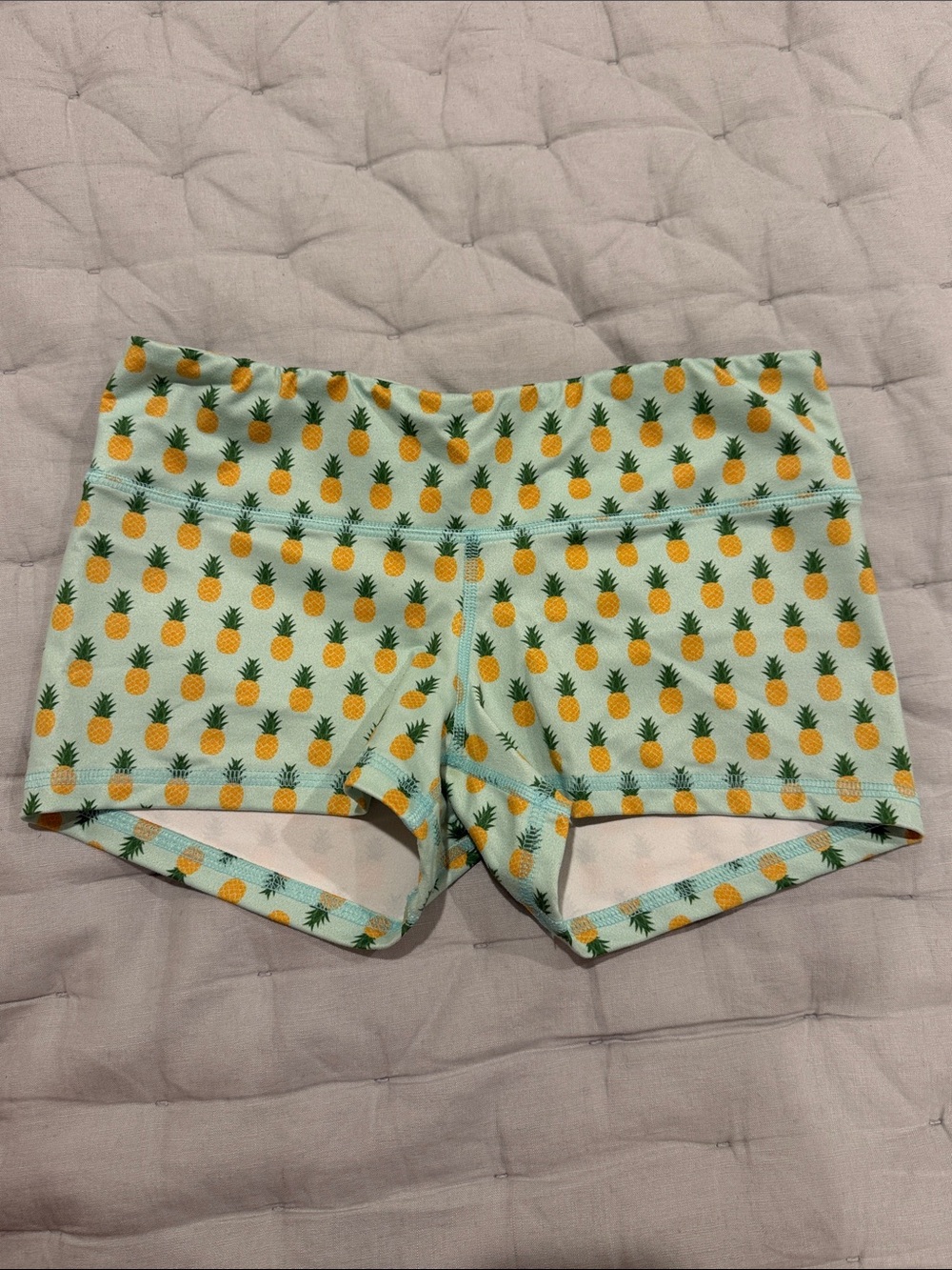 Fleo booty shorts